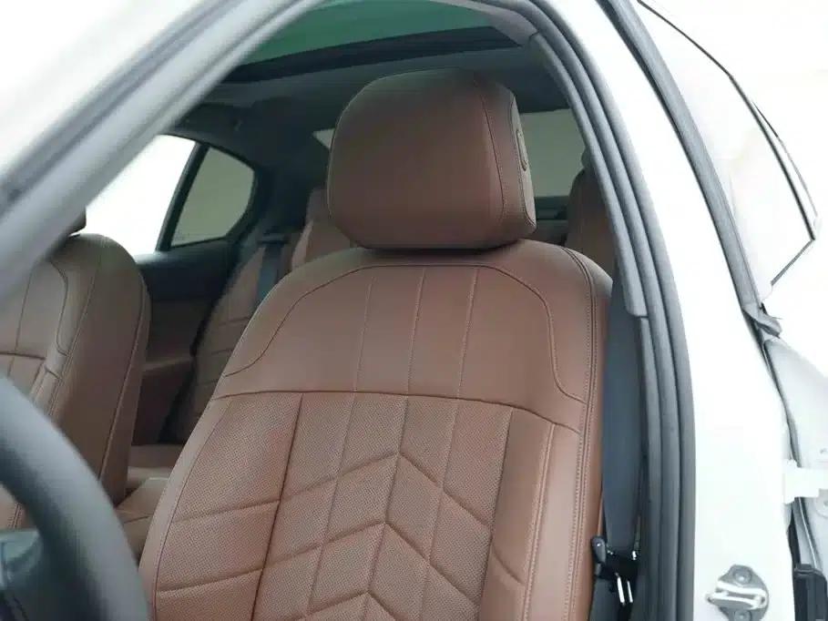 2024 BMW 5 Series 530Li Leading Luxury Package — миниатюра 14