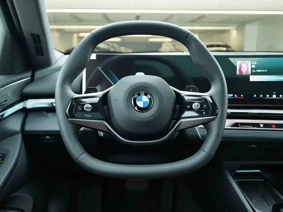 2024 BMW 5 Series 530Li Leading Luxury Package — миниатюра 18