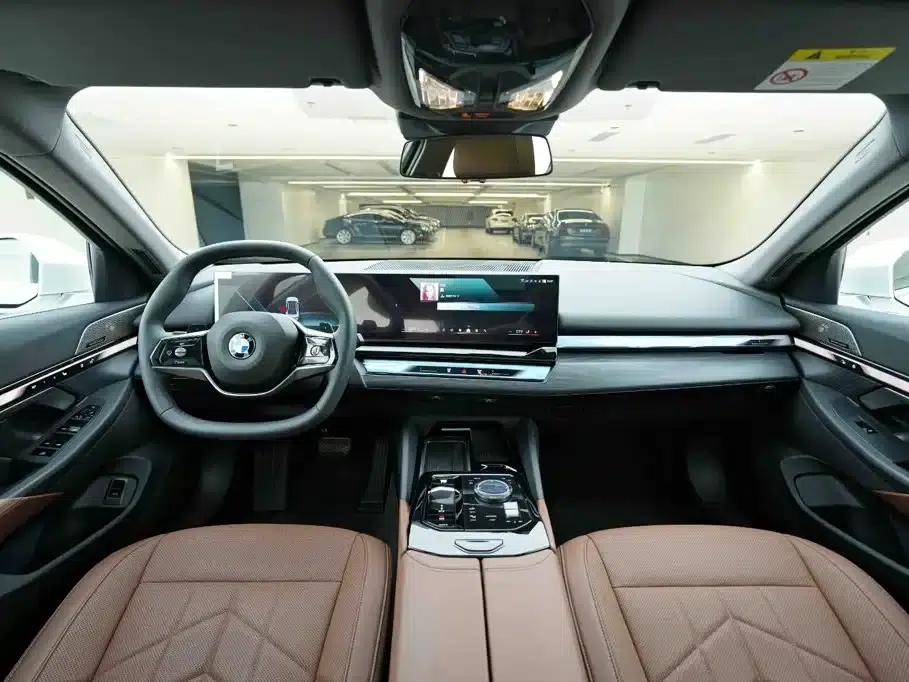 2024 BMW 5 Series 530Li Leading Luxury Package — миниатюра 20