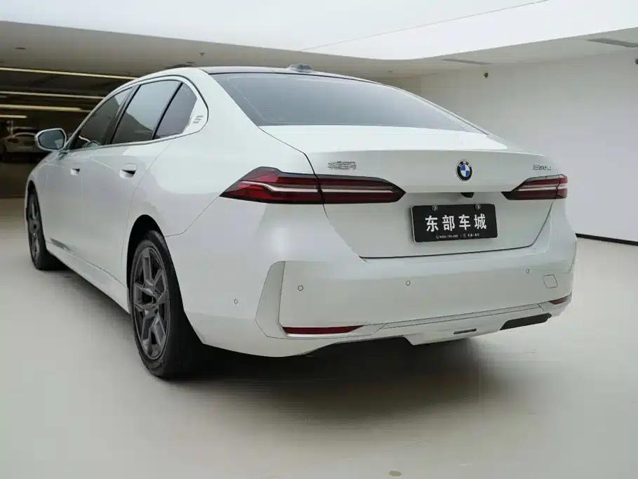 2024 BMW 5 Series 530Li Leading Luxury Package — миниатюра 4