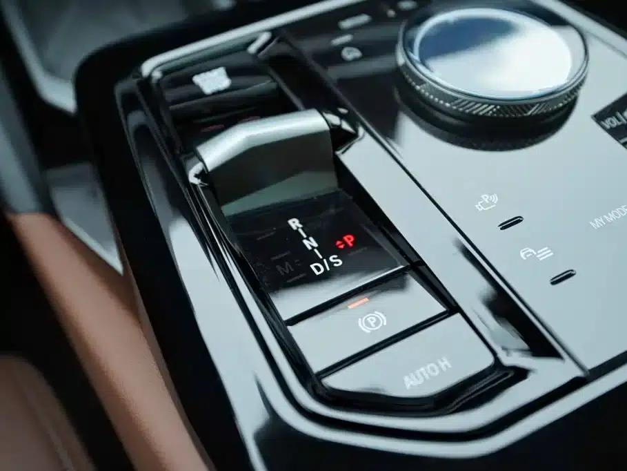 2024 BMW 5 Series 530Li Leading Luxury Package — миниатюра 9
