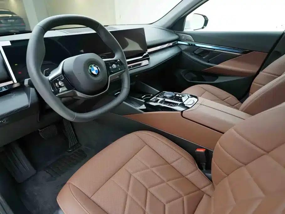 2024 BMW 5 Series 530Li Leading Luxury Package — миниатюра 10
