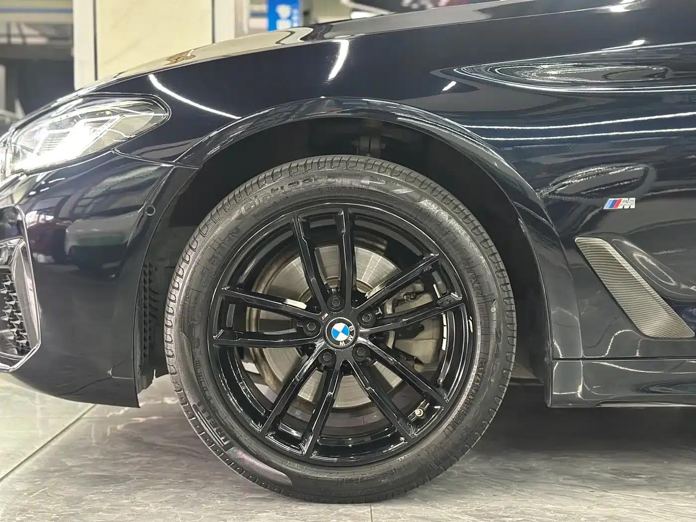 2022 BMW 5 Series 525Li M Sport Package — миниатюра 16