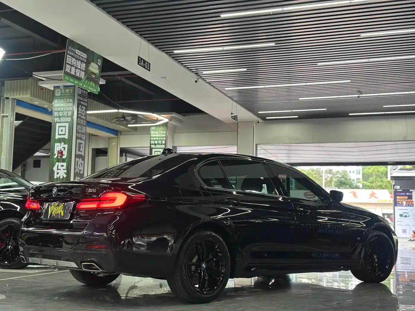 2022 BMW 5 Series 525Li M Sport Package — миниатюра 5
