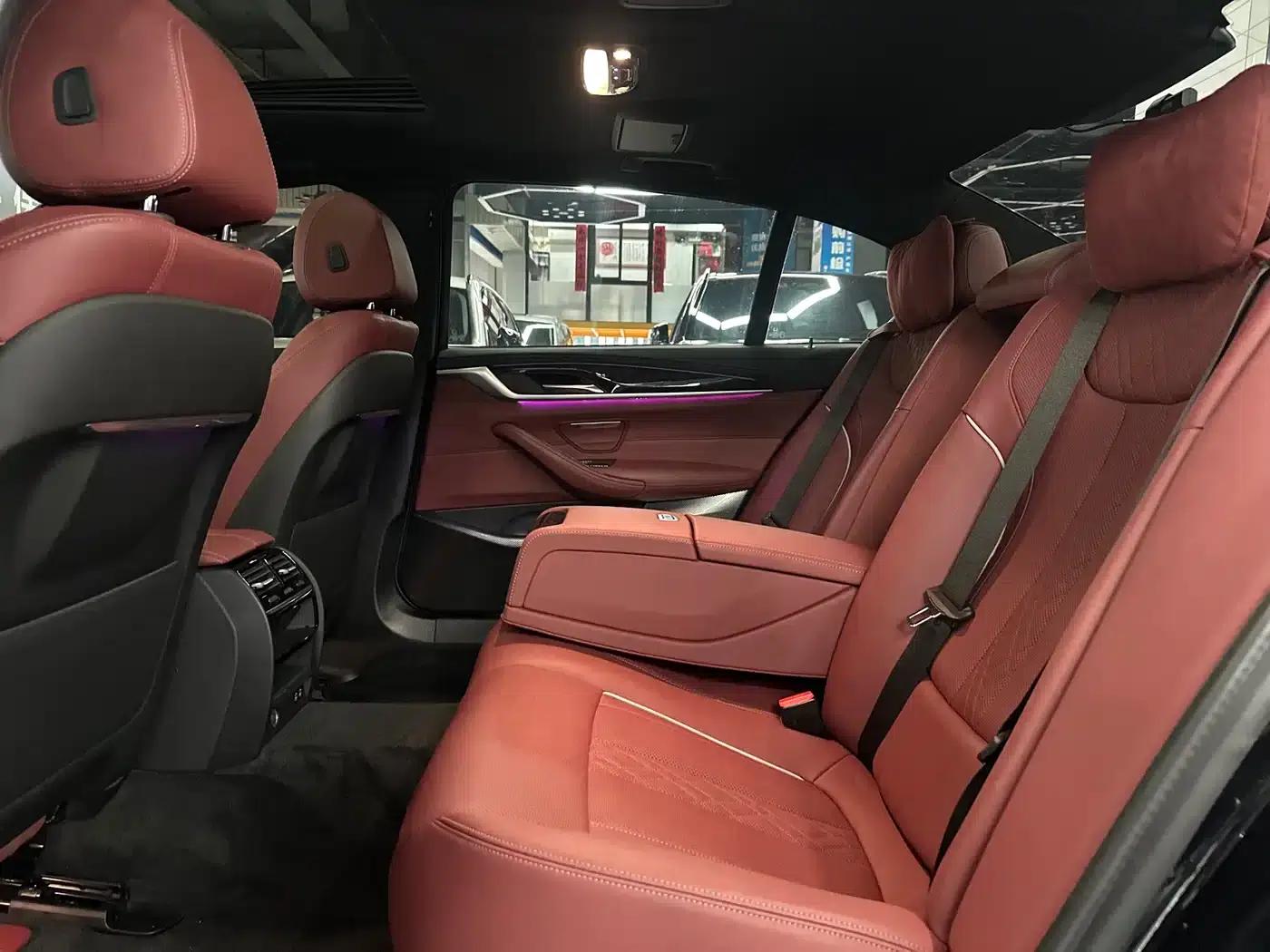 2022 BMW 5 Series 525Li M Sport Package — миниатюра 9