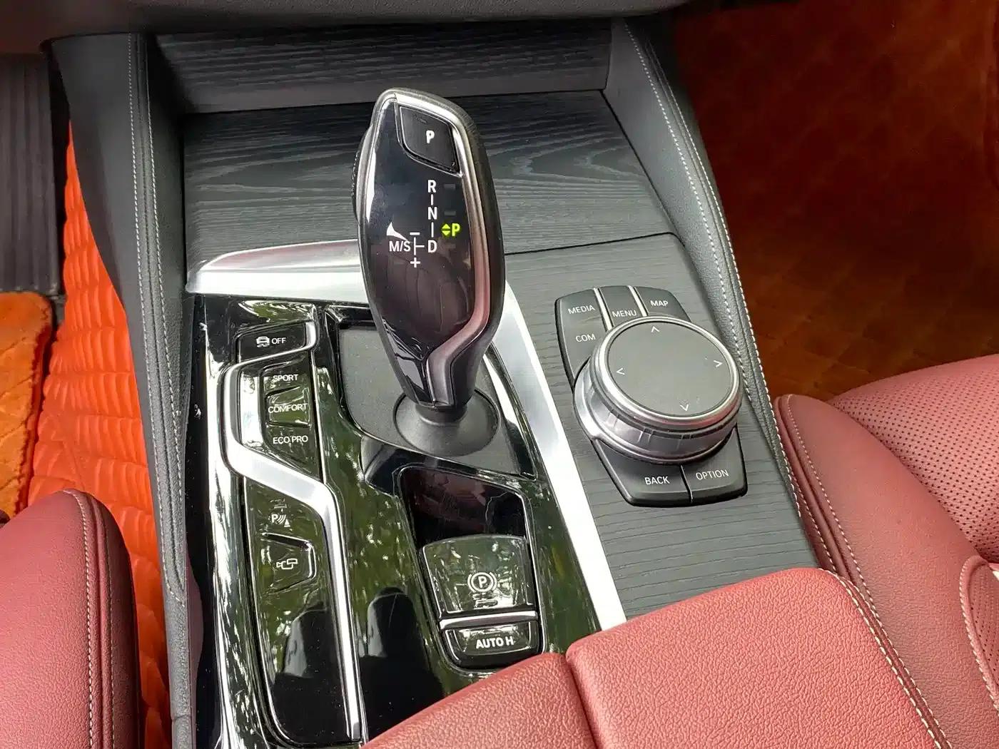 2022 BMW 5 Series Facelift 530Li Luxury M Sport Package — миниатюра 19