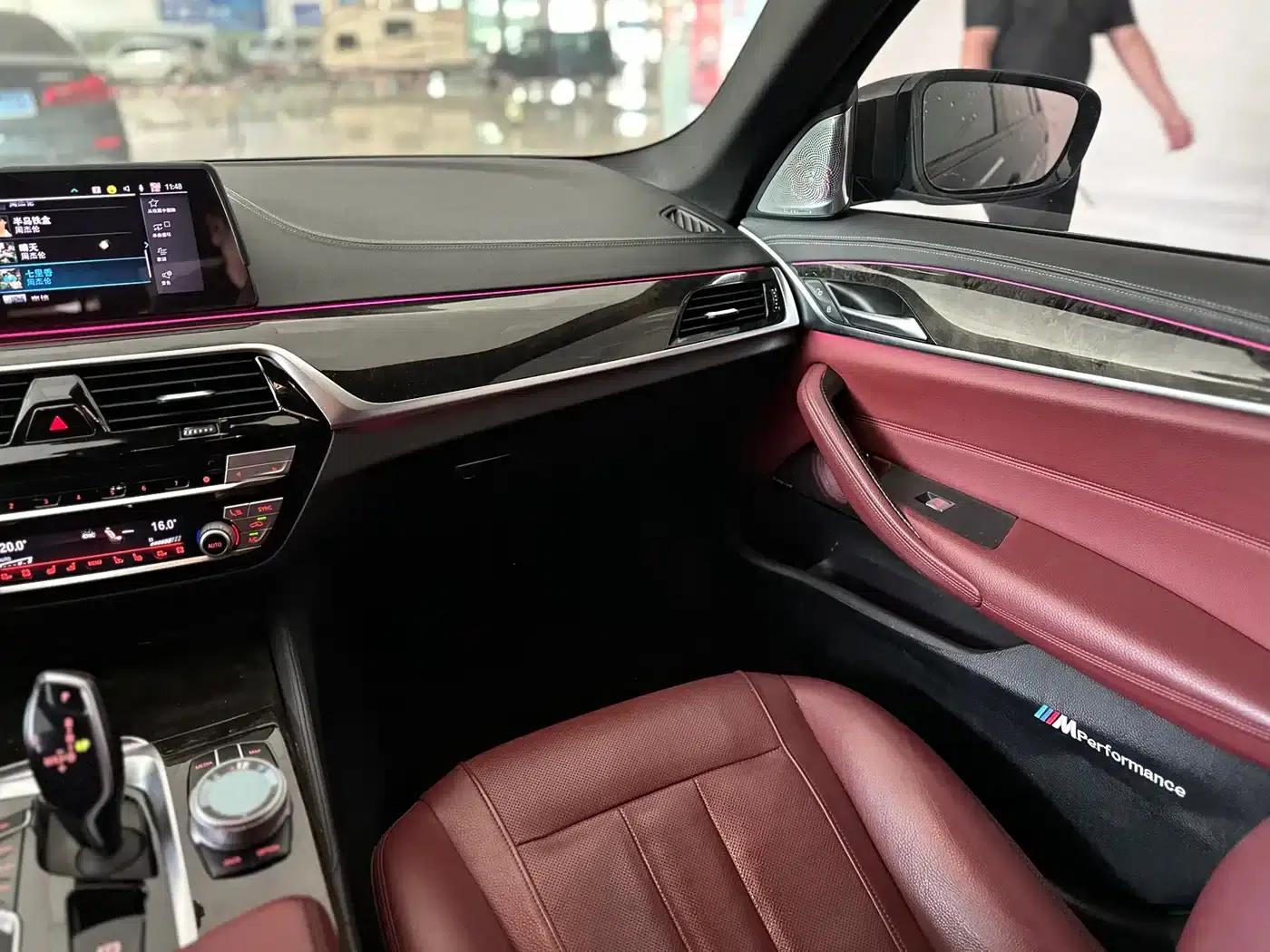 2020 BMW 5 Series 530Li Luxury M Sport Package — миниатюра 15