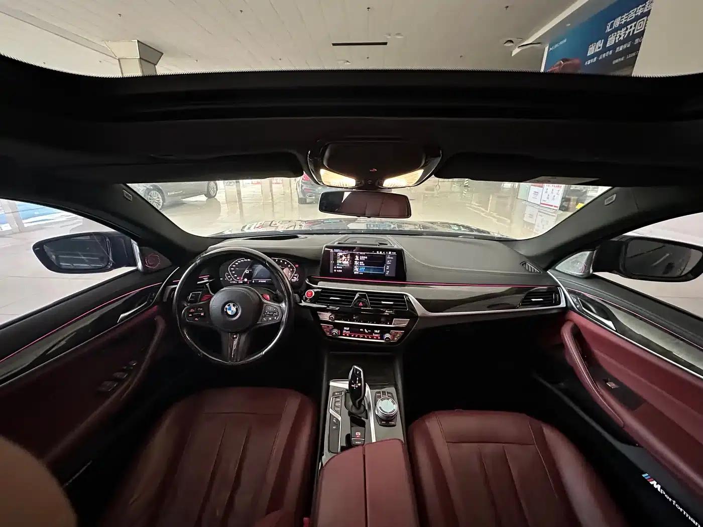 2020 BMW 5 Series 530Li Luxury M Sport Package — миниатюра 16