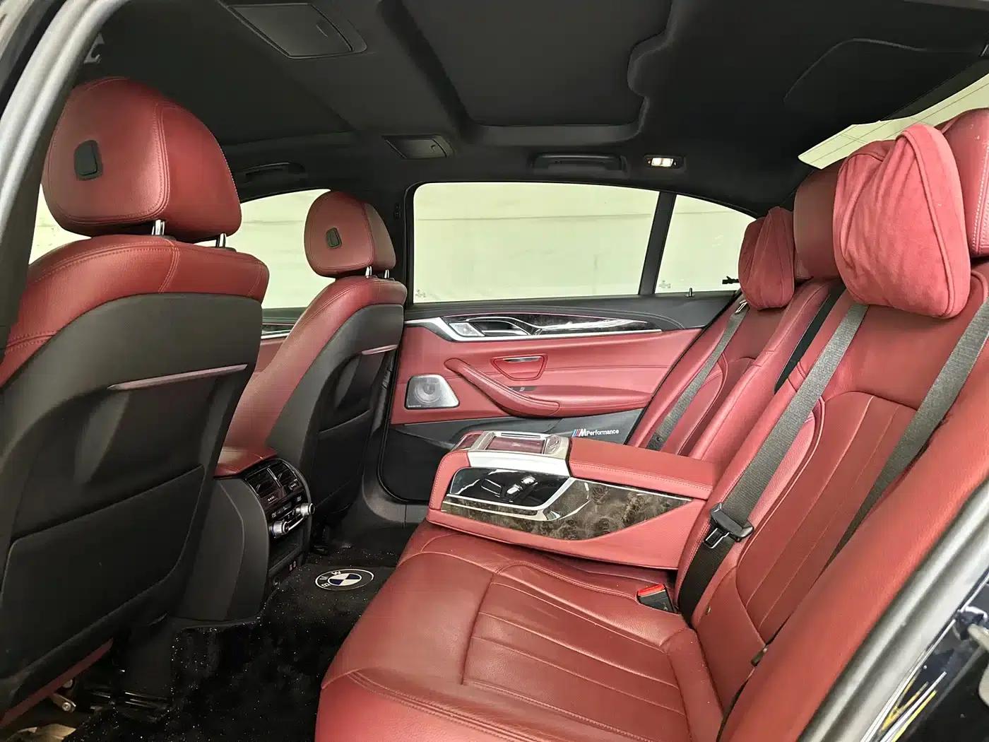 2020 BMW 5 Series 530Li Luxury M Sport Package — миниатюра 8