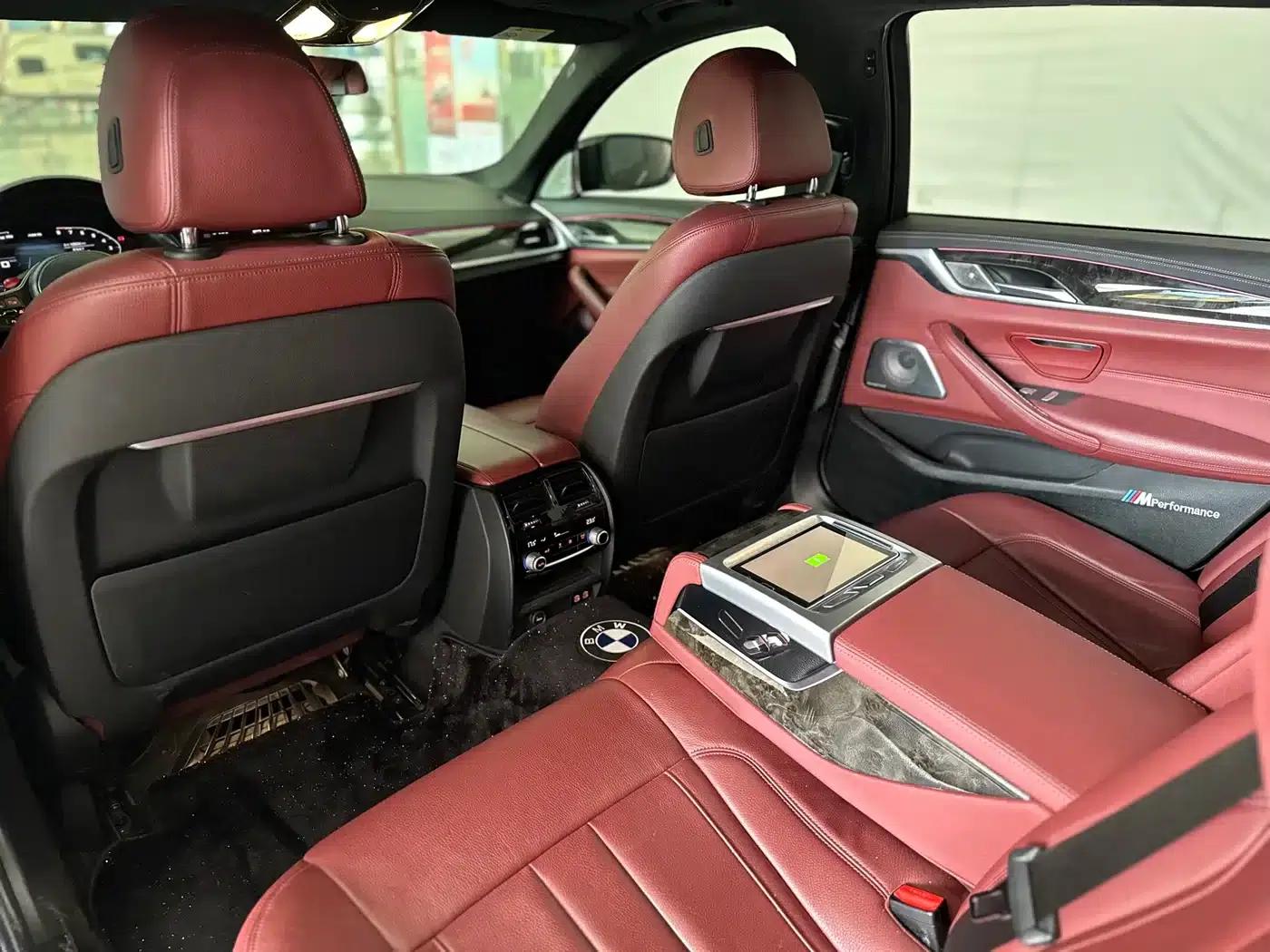 2020 BMW 5 Series 530Li Luxury M Sport Package — миниатюра 9