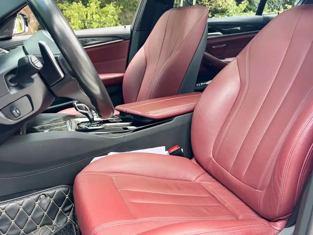 2020 BMW 5 Series 530Li Leading Edition M Sport Package — миниатюра 4
