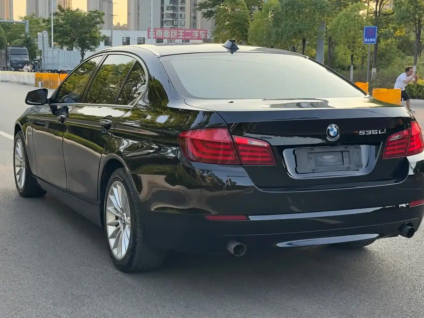 BMW 5 Series 2013 535Li Leading Edition — миниатюра 13
