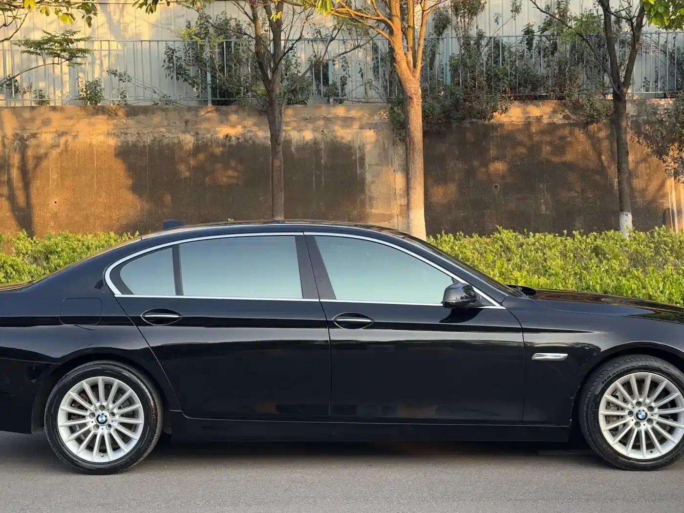 BMW 5 Series 2013 535Li Leading Edition — миниатюра 16