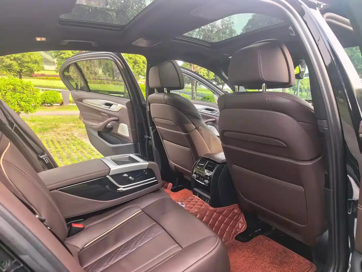 2020 BMW 5 Series 530Li Executive M Sport Package — миниатюра 11