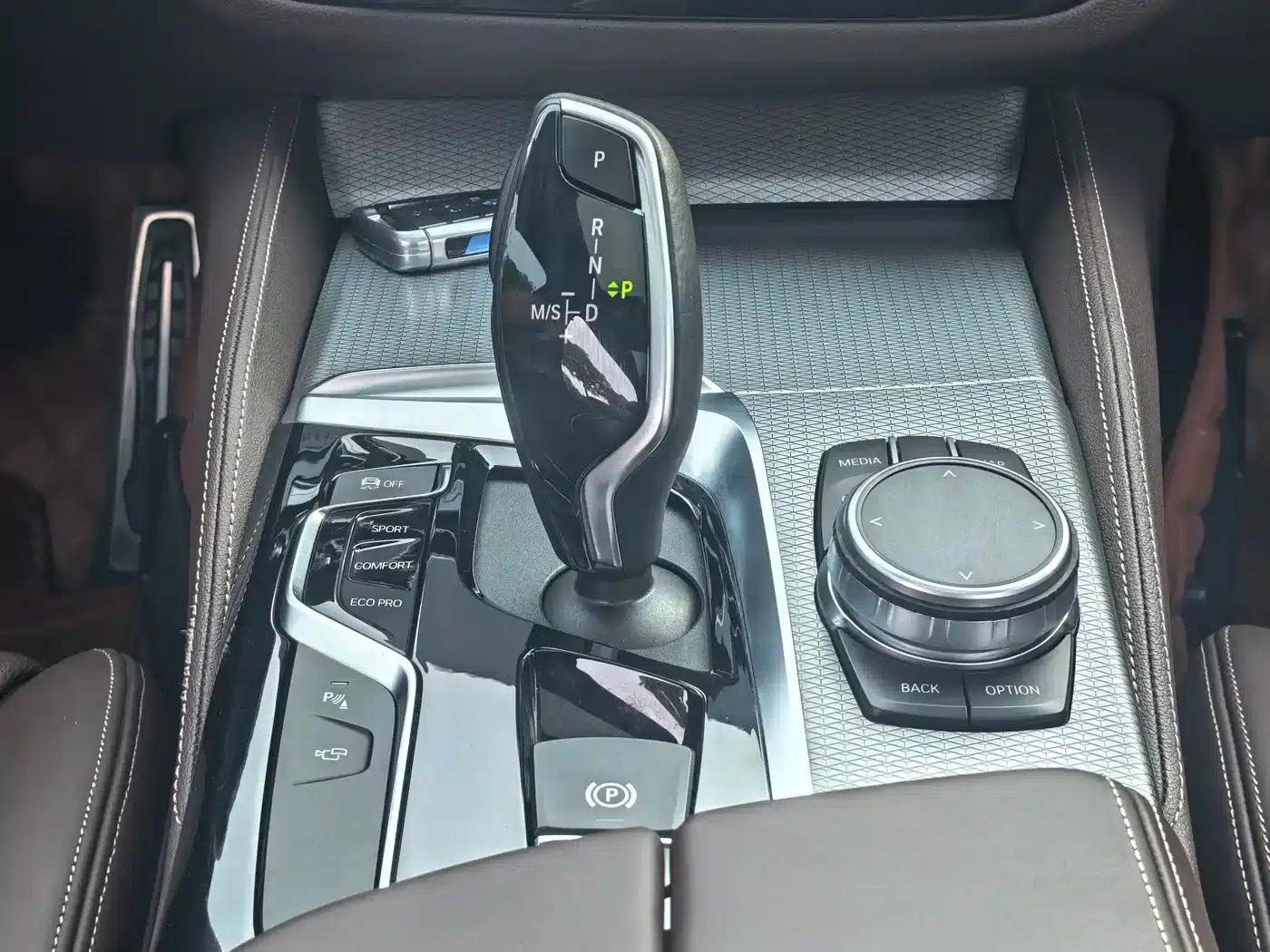 2020 BMW 5 Series 530Li Executive M Sport Package — миниатюра 14