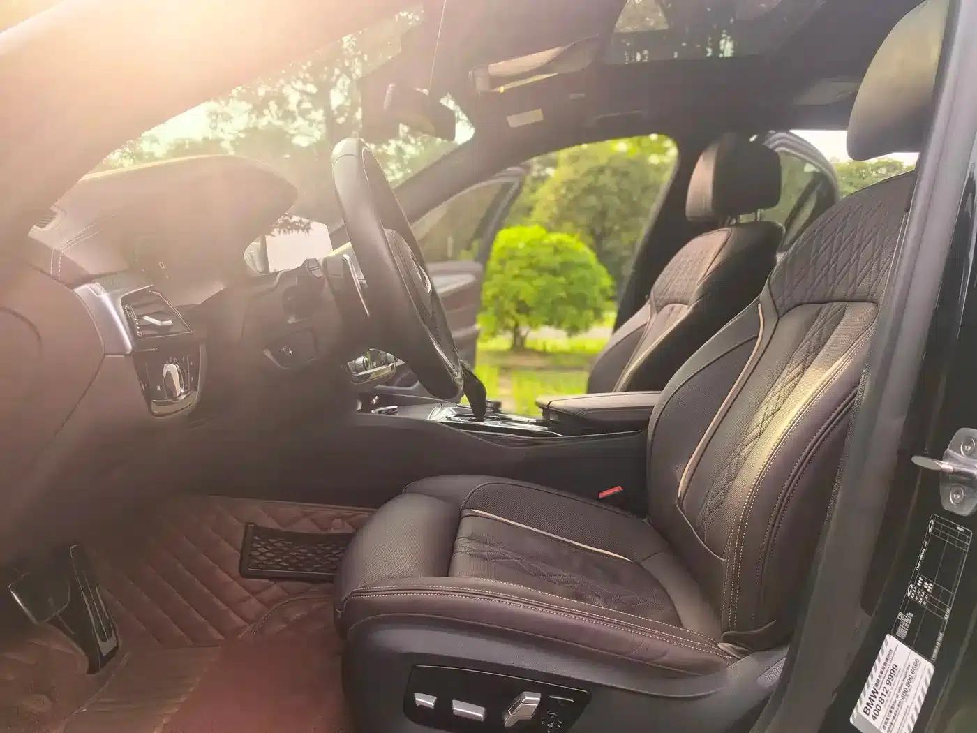 2020 BMW 5 Series 530Li Executive M Sport Package — миниатюра 8