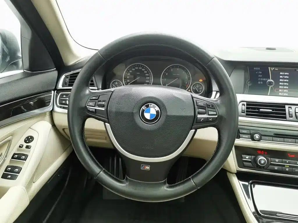 BMW 5 Series 2011 523Li Luxury — миниатюра 11