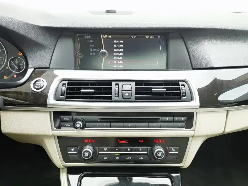BMW 5 Series 2011 523Li Luxury — миниатюра 12
