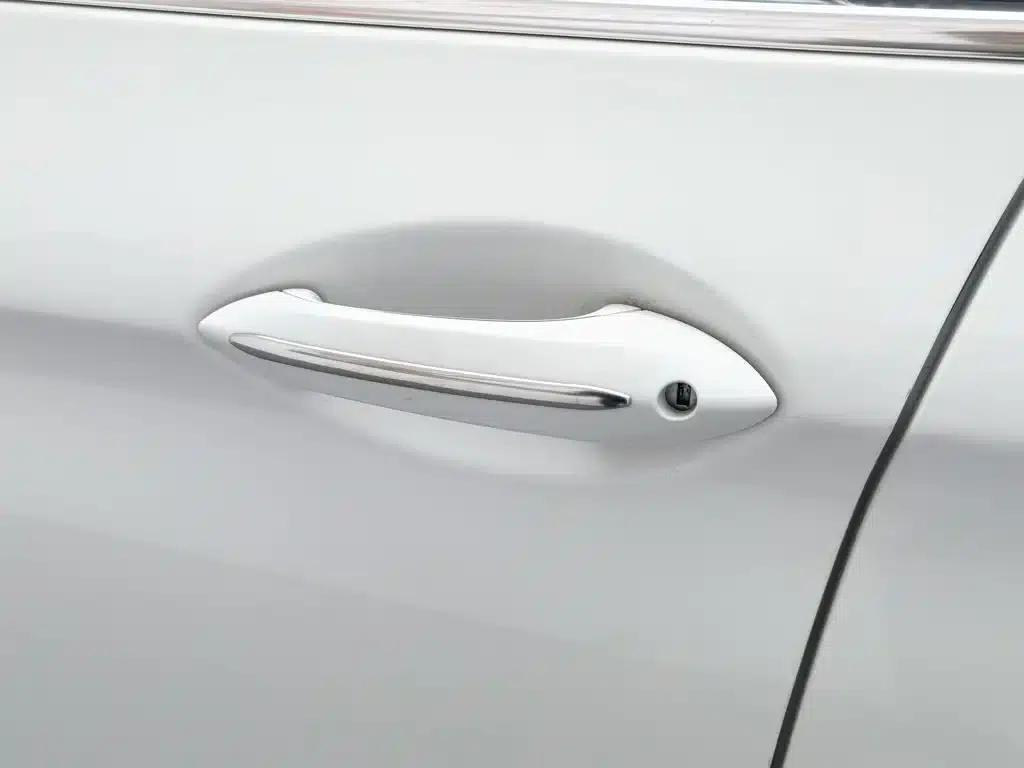 BMW 5 Series 2011 523Li Luxury — миниатюра 18