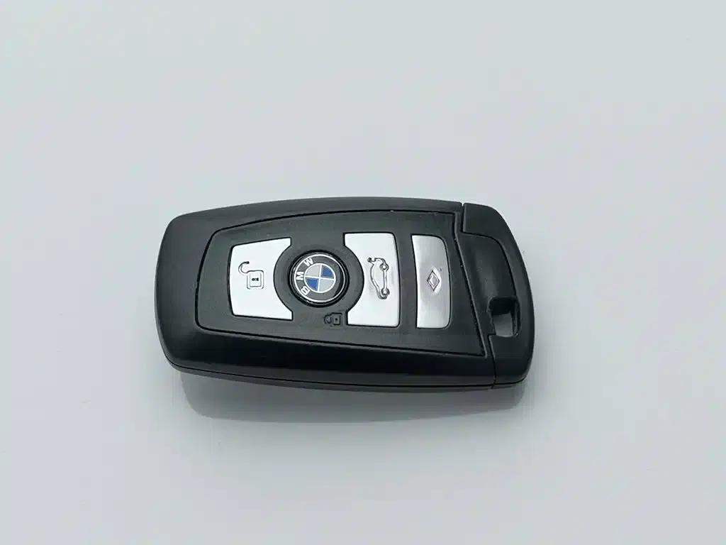 BMW 5 Series 2011 523Li Luxury — миниатюра 19