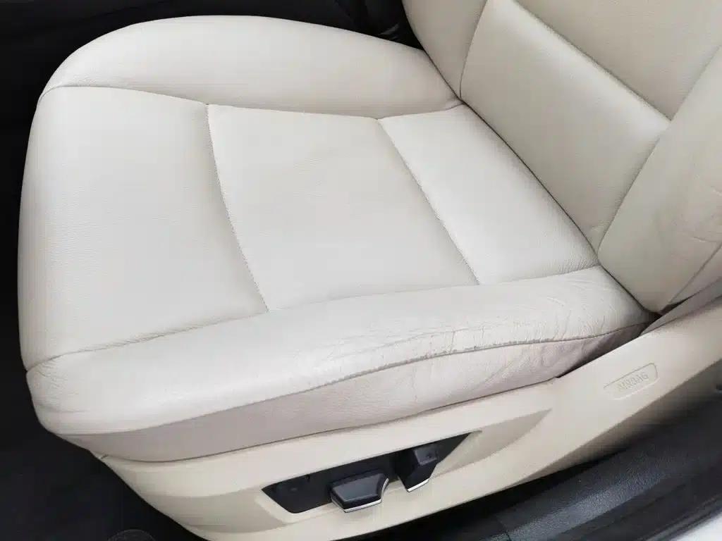 BMW 5 Series 2011 523Li Luxury — миниатюра 20