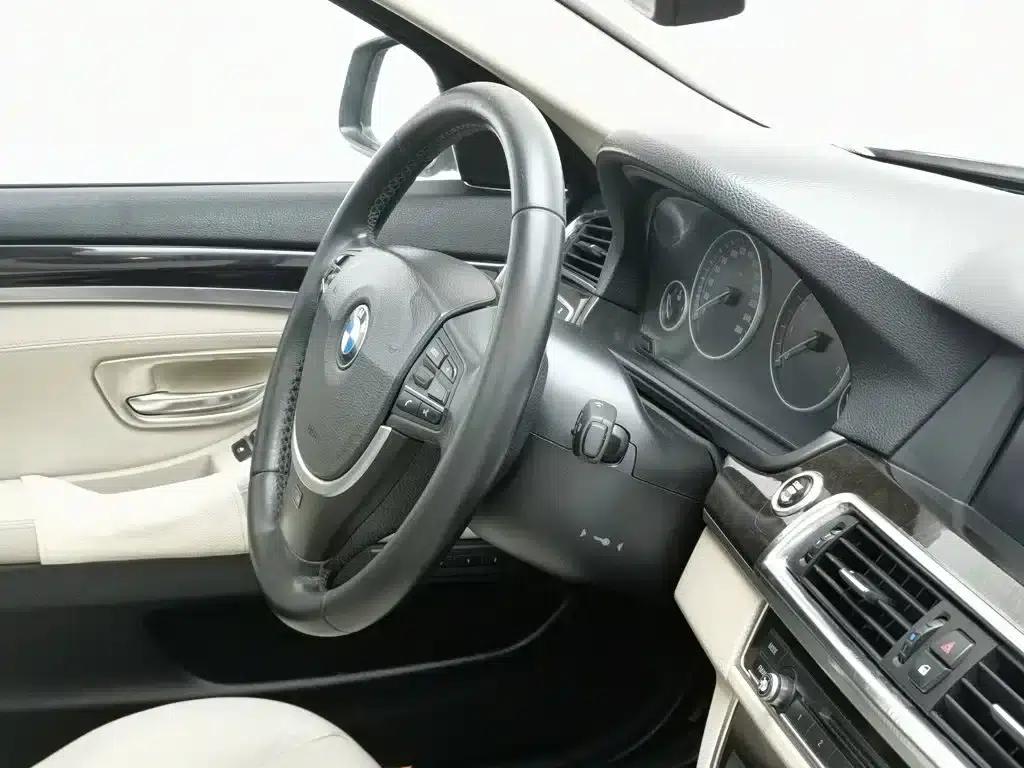 BMW 5 Series 2011 523Li Luxury — миниатюра 22