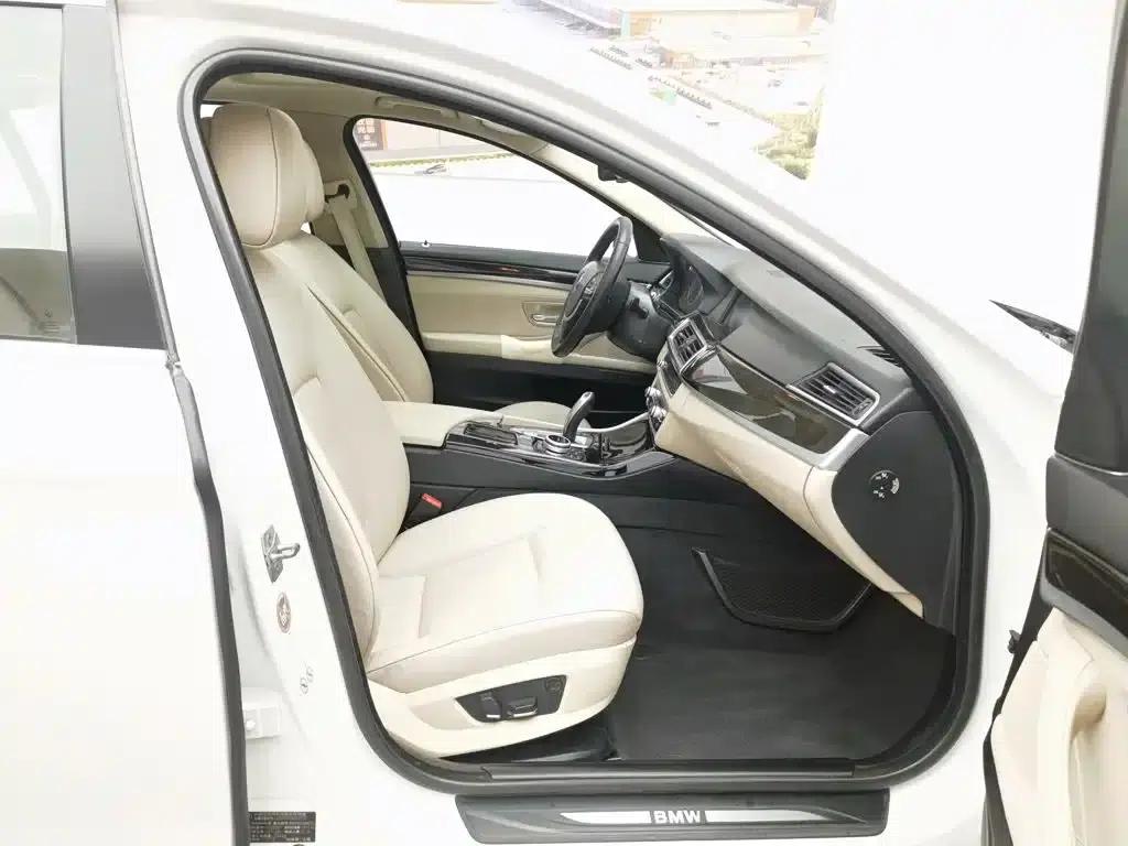 BMW 5 Series 2011 523Li Luxury — миниатюра 23
