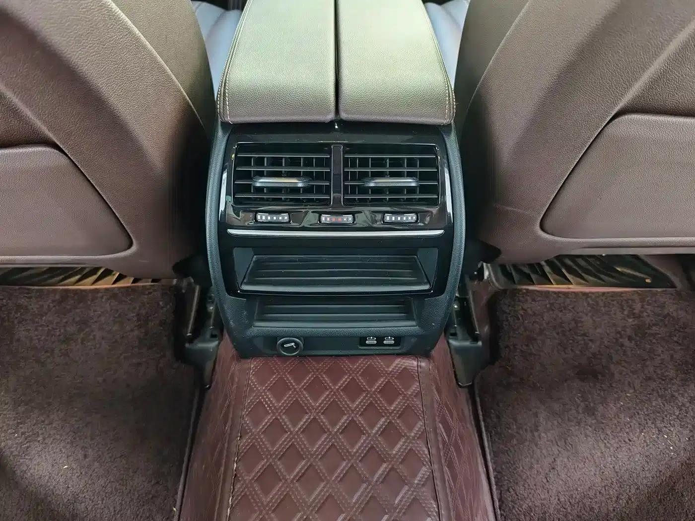 2020 BMW 5 Series 525Li Luxury Package — миниатюра 15