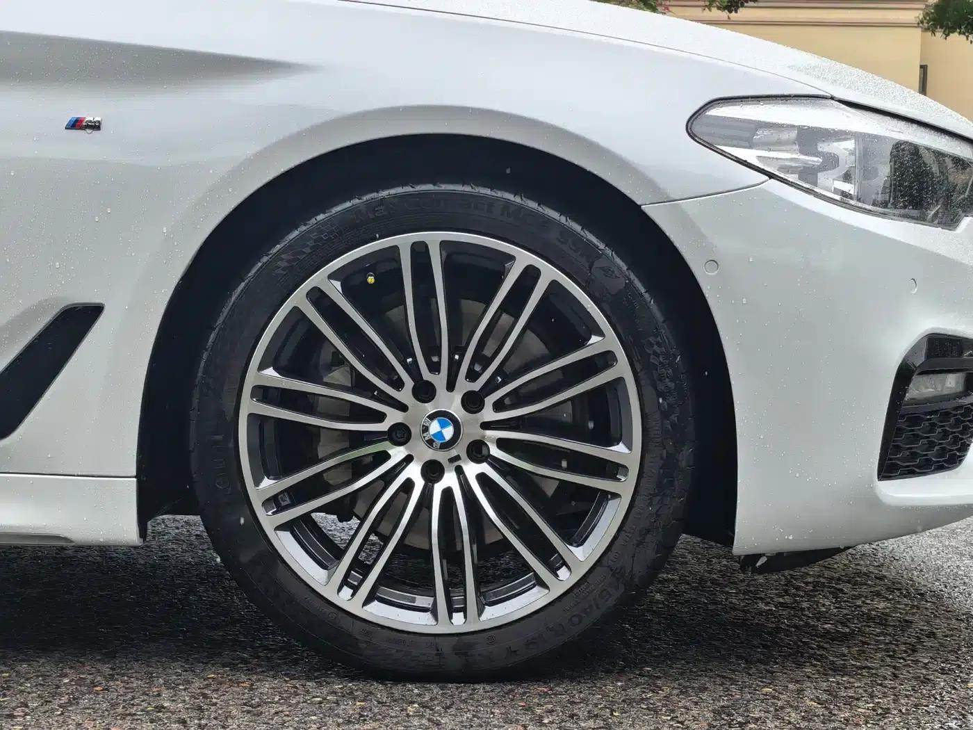 2018 BMW 5 Series 530Li Leading Edition M Sport Package — миниатюра 12