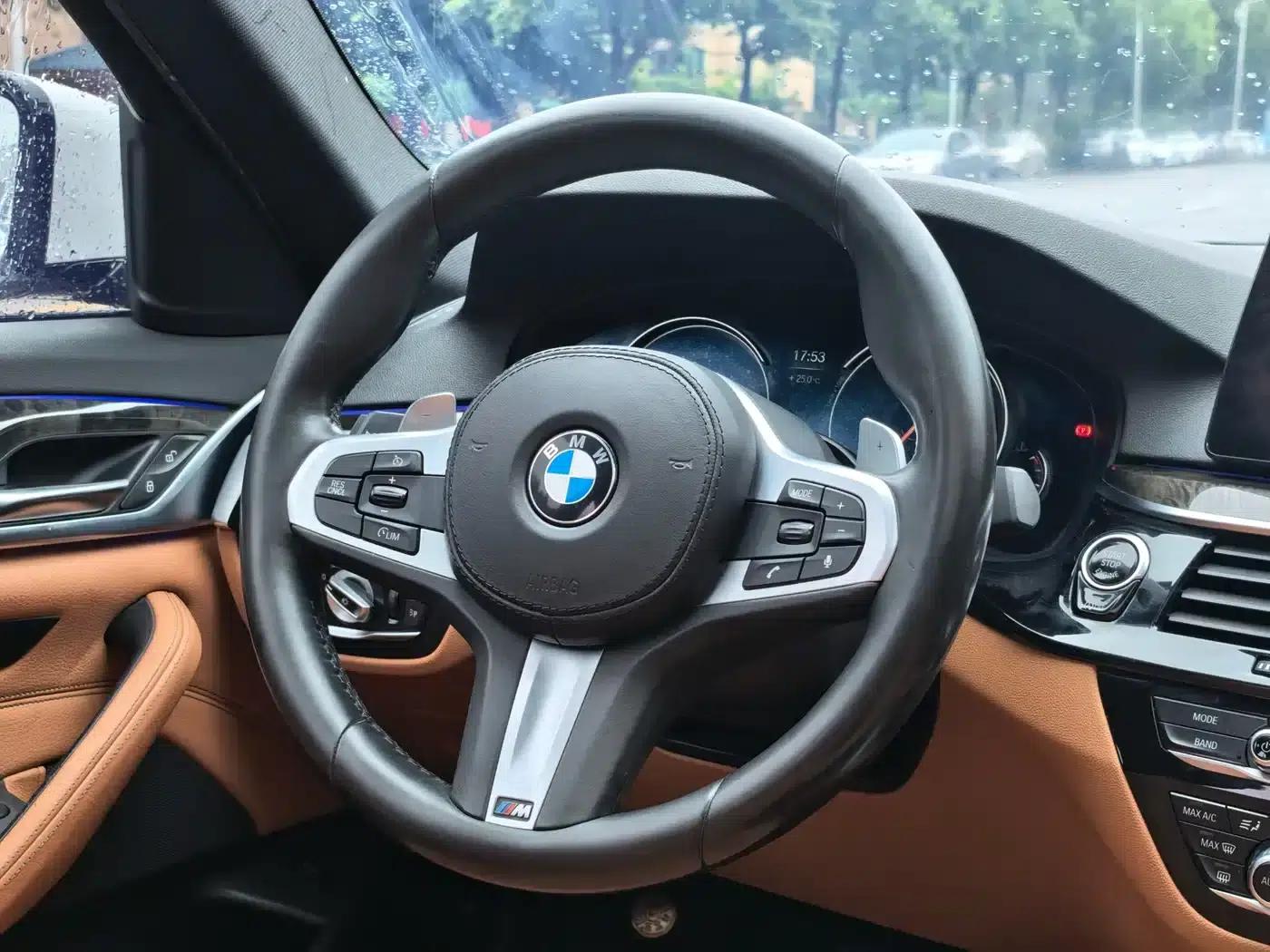 2018 BMW 5 Series 530Li Leading Edition M Sport Package — миниатюра 7