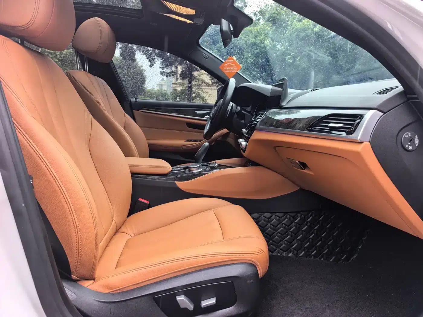 2018 BMW 5 Series 530Li Leading Edition M Sport Package — миниатюра 10