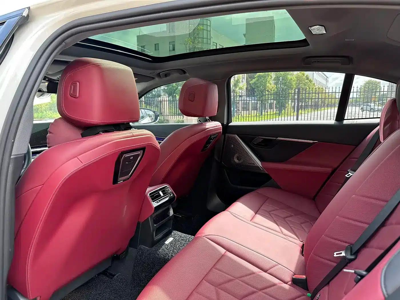 2024 BMW 5 Series 530Li Leading Edition M Sport Package — миниатюра 5