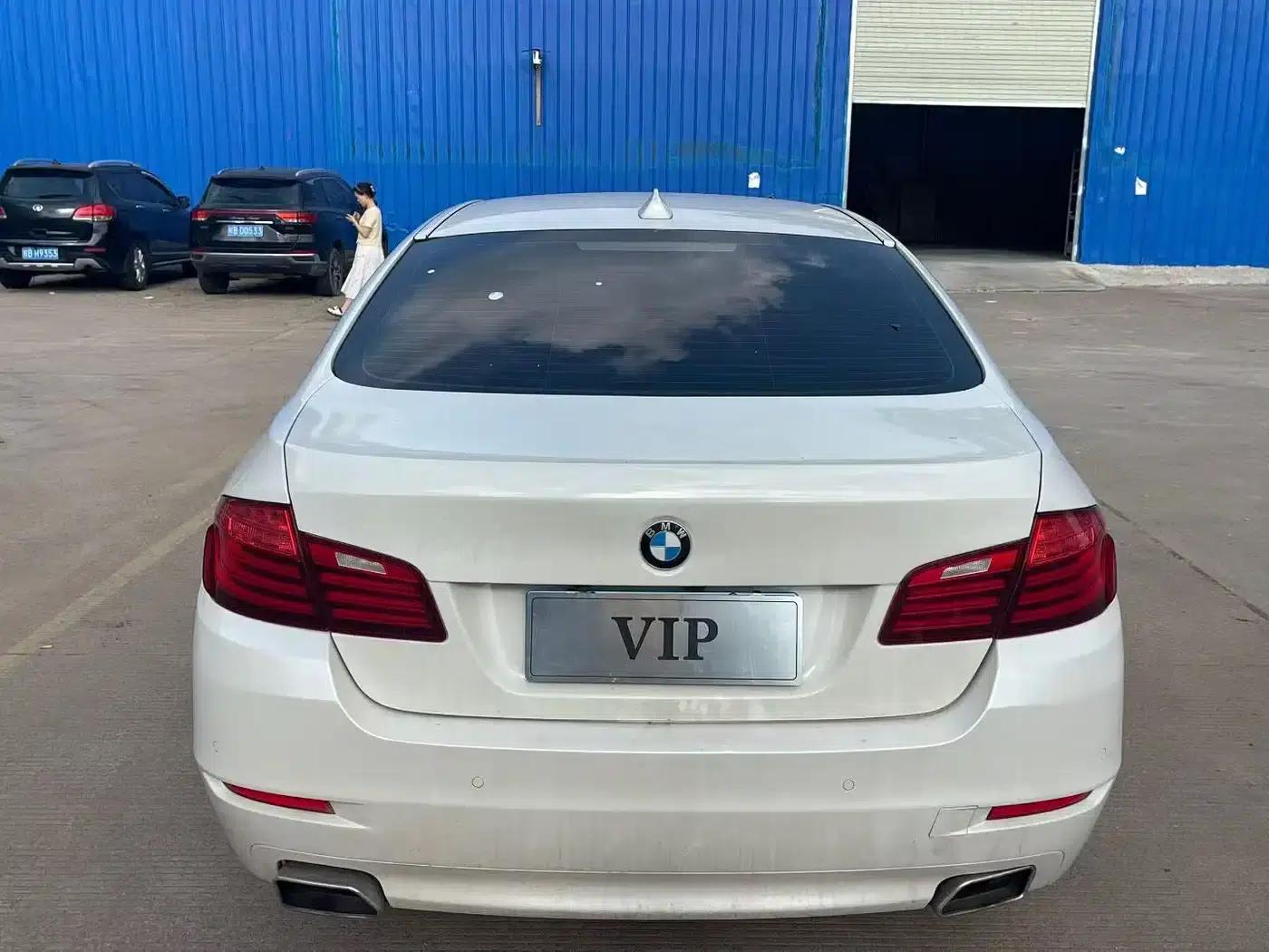 BMW 5 Series 2017 520Li Elegant Edition — миниатюра 4