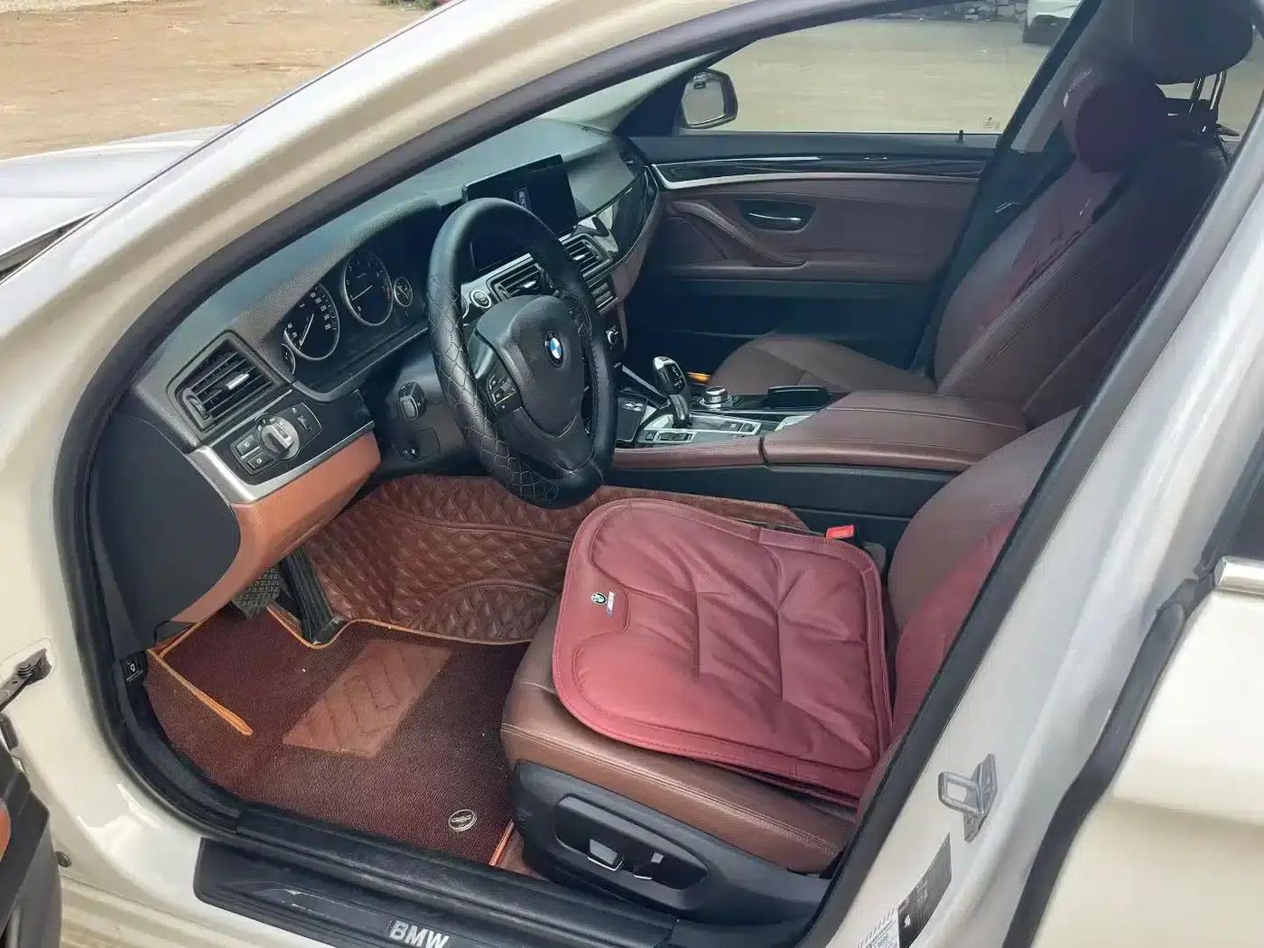 BMW 5 Series 2017 520Li Elegant Edition — миниатюра 9