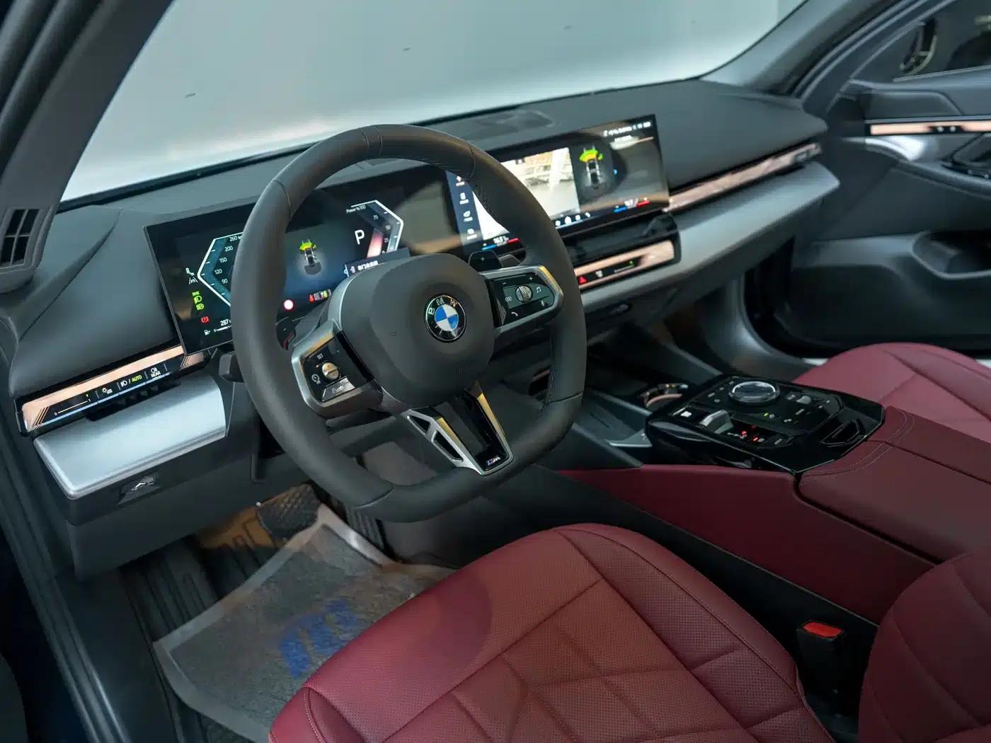 2025 BMW 5 Series 525Li M Sport Package — миниатюра 9