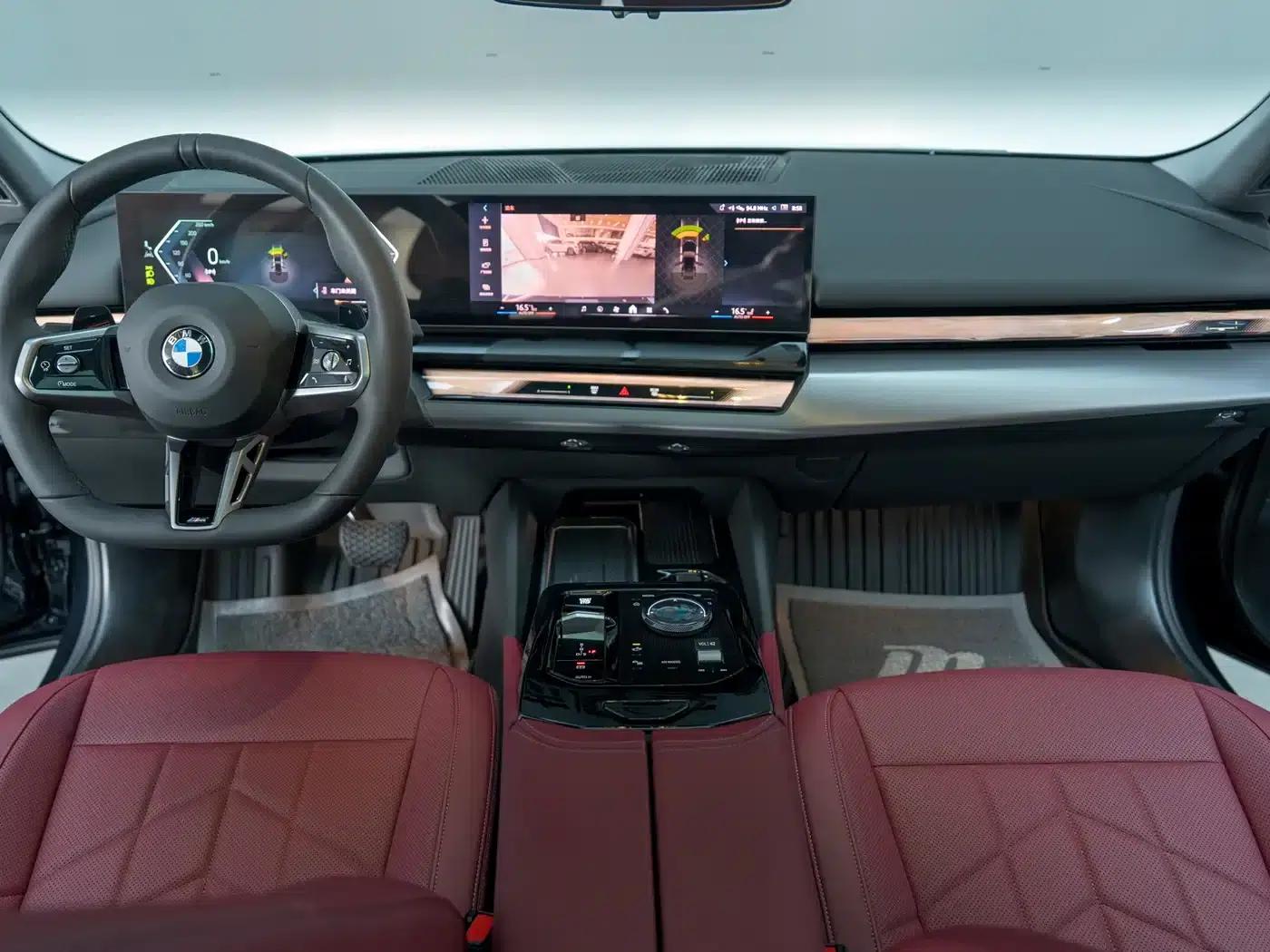 2025 BMW 5 Series 525Li M Sport Package — миниатюра 10