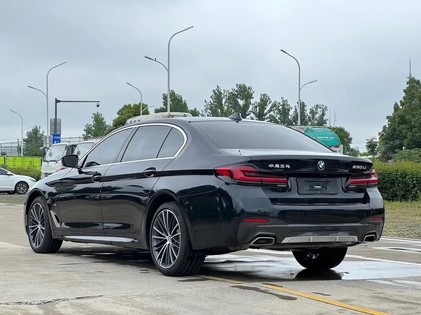 2021 BMW 5 Series Facelift 530Li Leading Edition M Sport Package — миниатюра 2