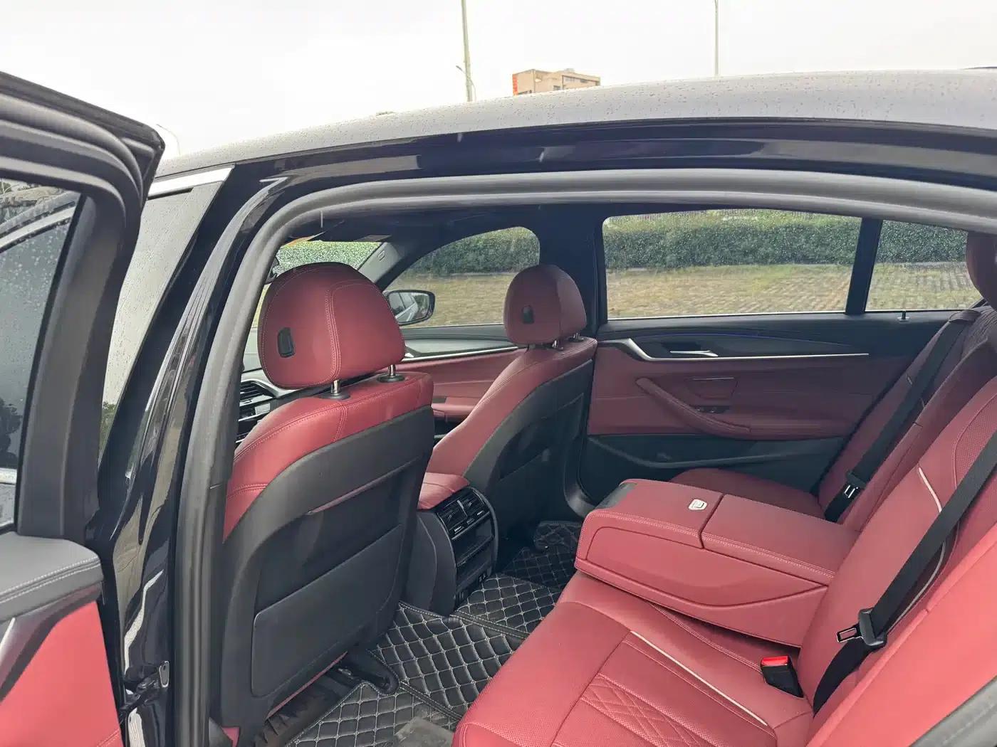 2021 BMW 5 Series Facelift 530Li Leading Edition M Sport Package — миниатюра 11
