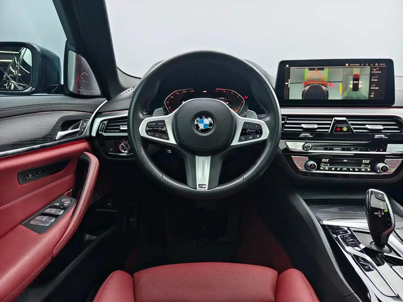 2021 BMW 5 Series 530Li Luxury M Sport Package — миниатюра 12