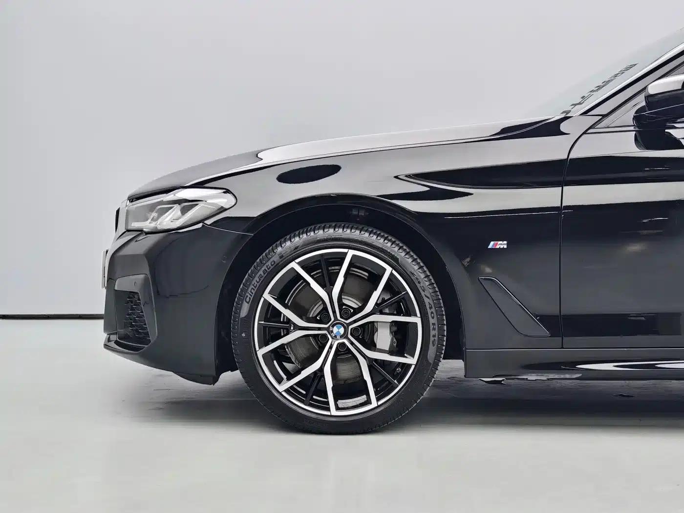 2021 BMW 5 Series 530Li Luxury M Sport Package — миниатюра 4