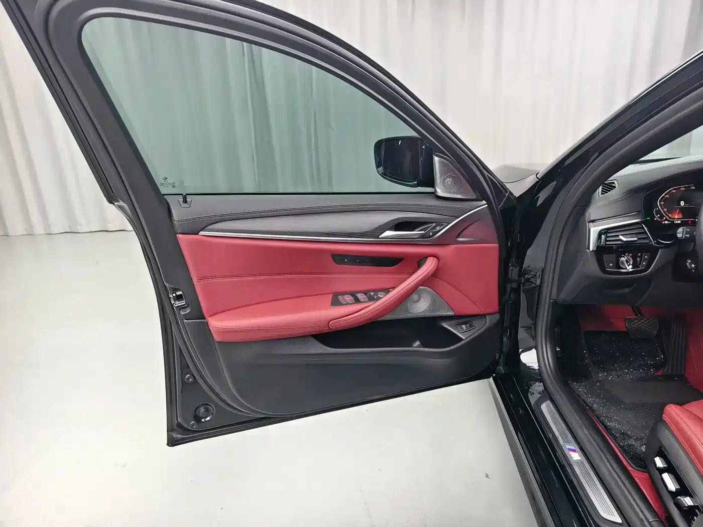 2021 BMW 5 Series 530Li Luxury M Sport Package — миниатюра 5