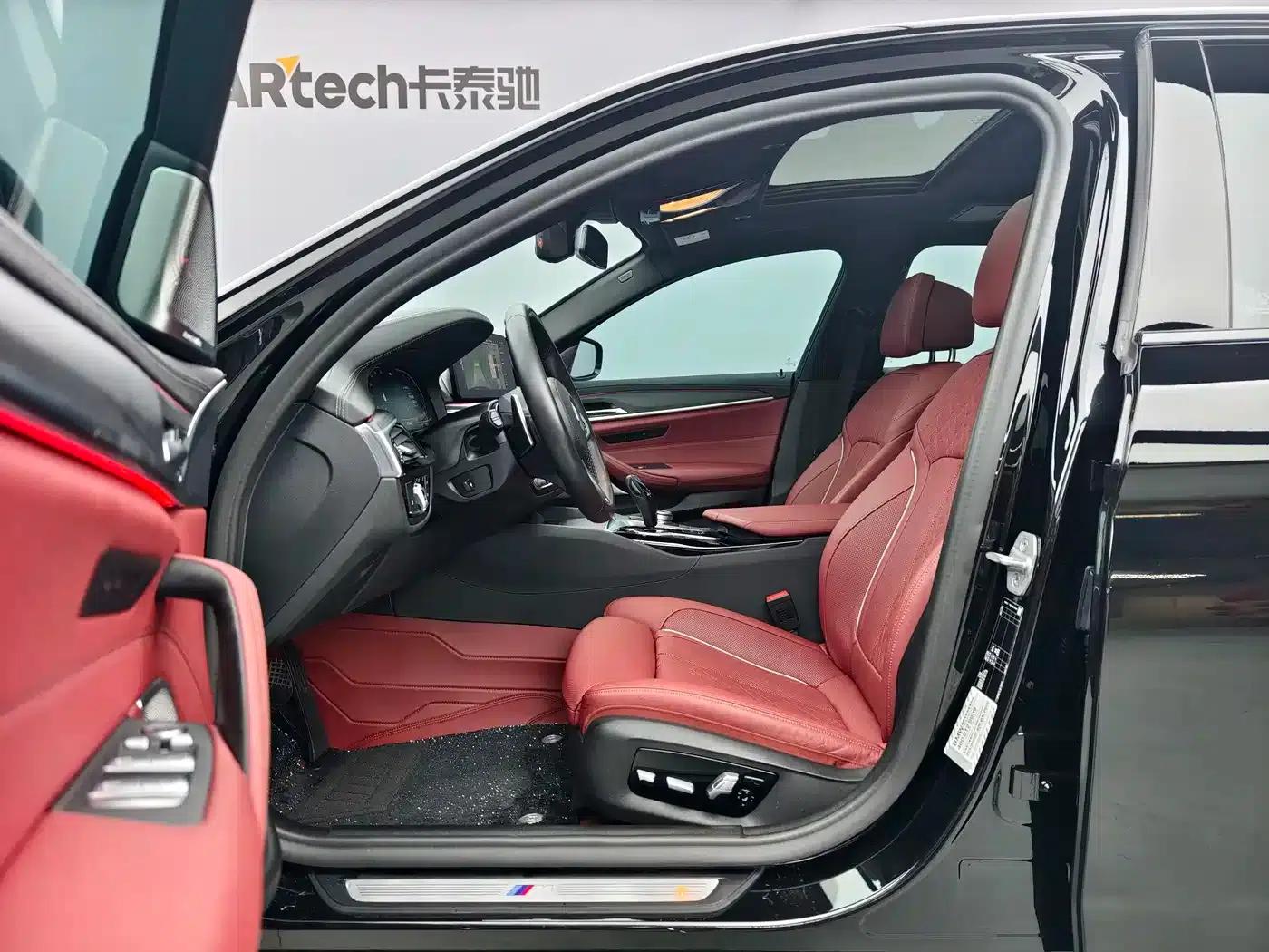 2021 BMW 5 Series 530Li Luxury M Sport Package — миниатюра 6