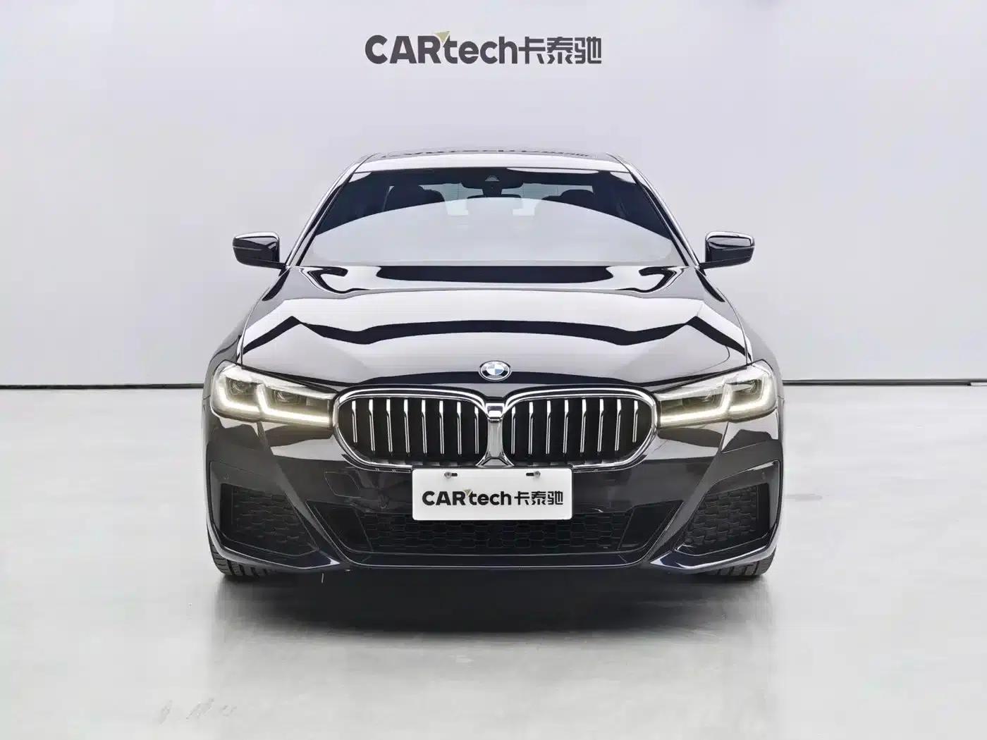 2022 BMW 5 Series 530Li Leading Edition M Sport Package — миниатюра 2