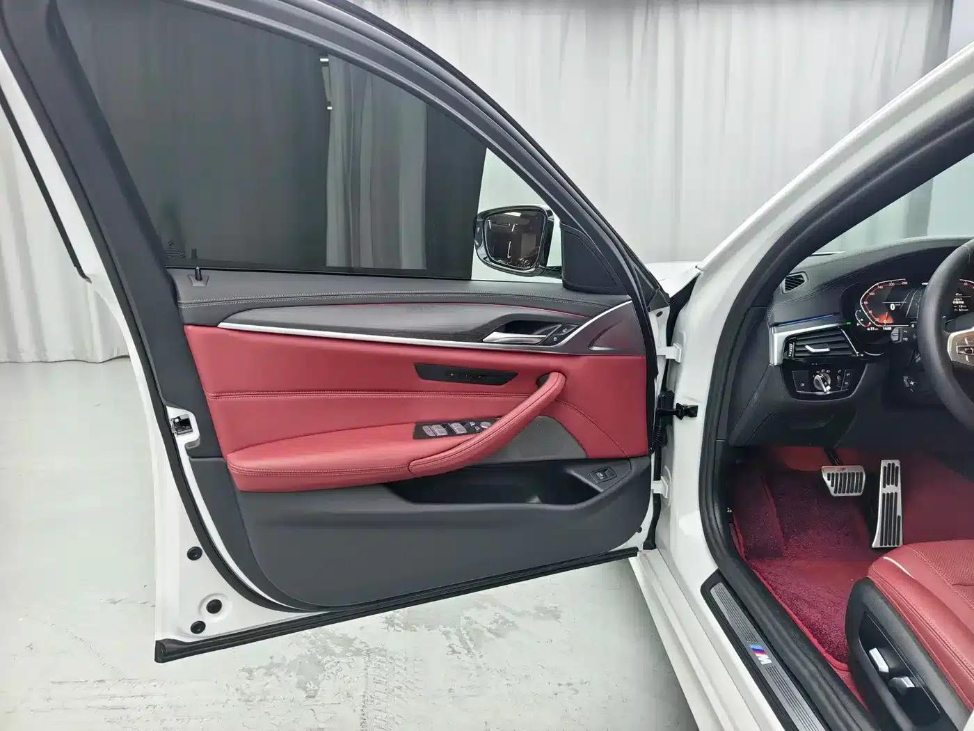 2023 BMW 5 Series 530Li Leading Edition M Sport Package — миниатюра 4