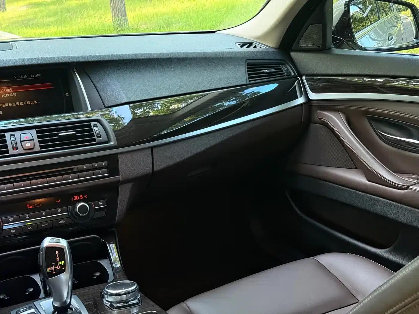 2017 BMW 5 Series 525Li Luxury Design Package — миниатюра 25