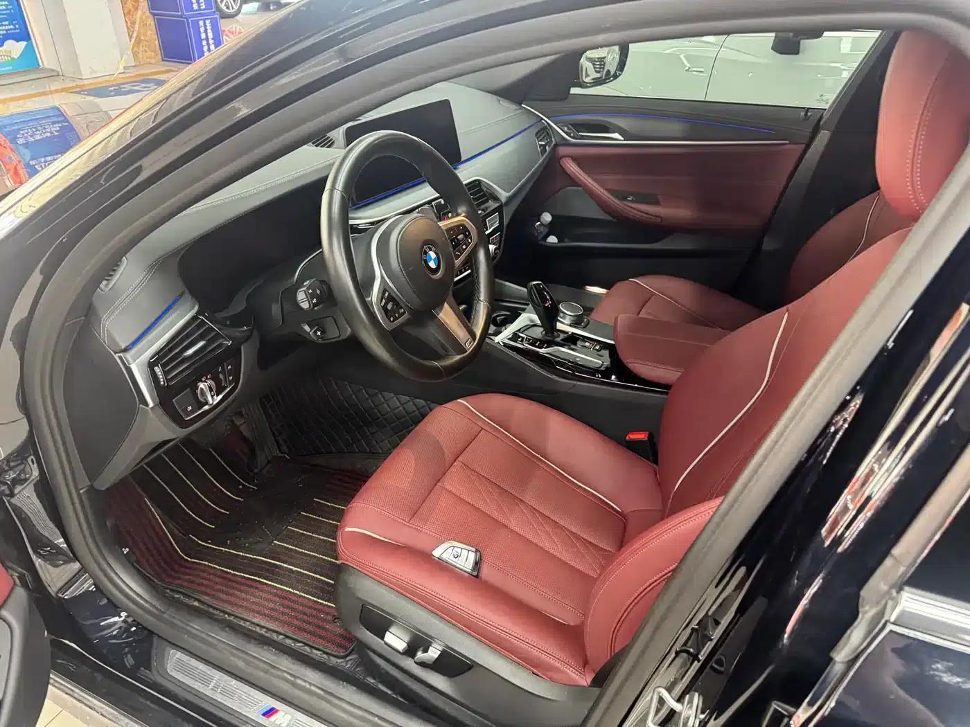 2021 BMW 5 Series 530Li Leading Edition M Sport Package — миниатюра 3