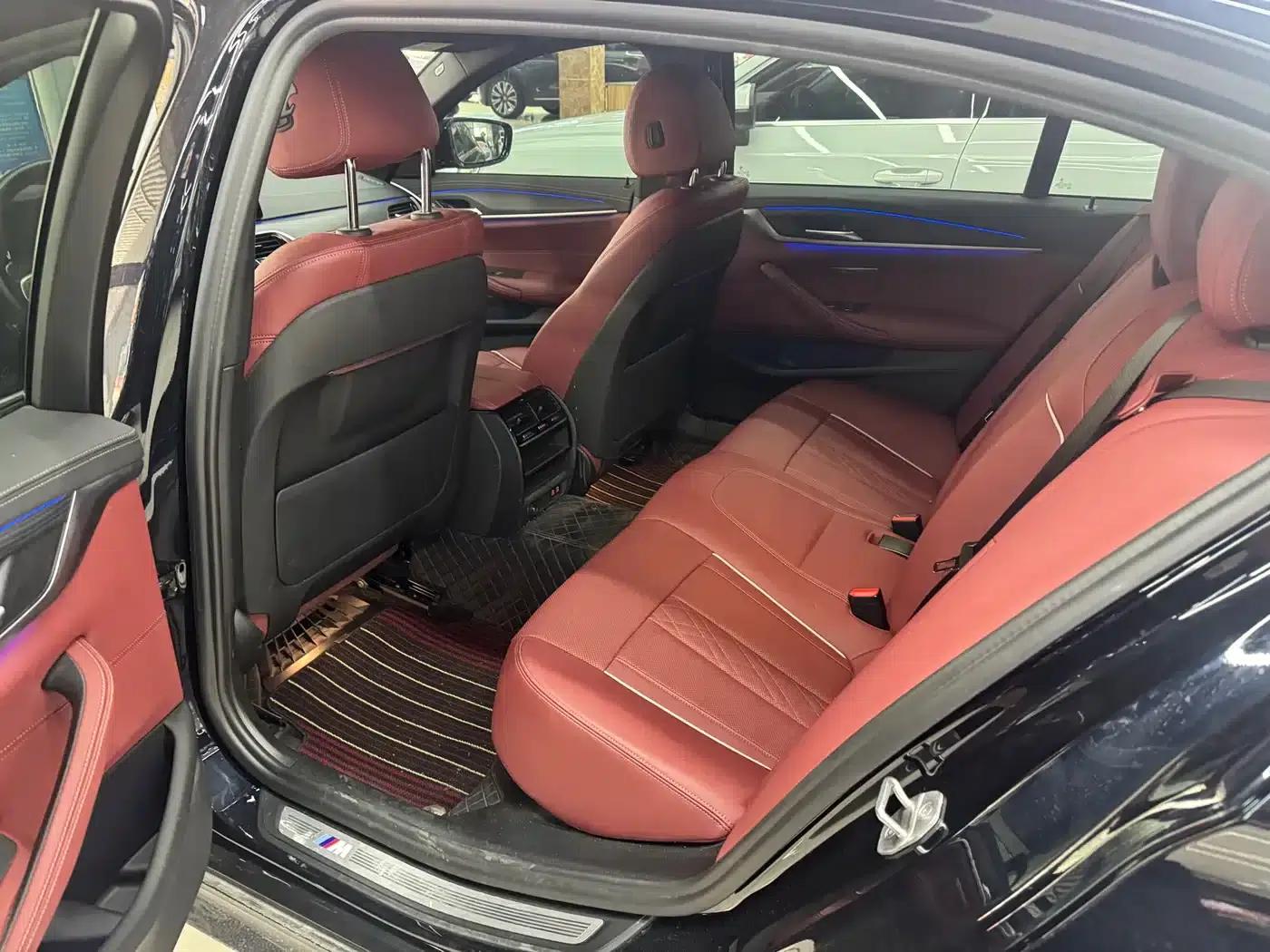 2021 BMW 5 Series 530Li Leading Edition M Sport Package — миниатюра 4