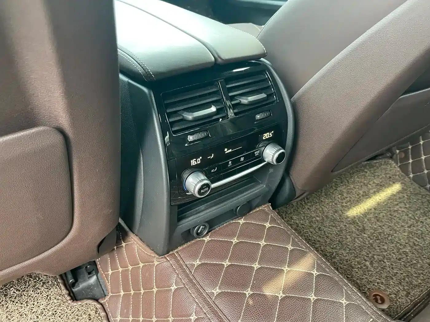 2018 BMW 5 Series 530Li Luxury M Sport Package — миниатюра 14