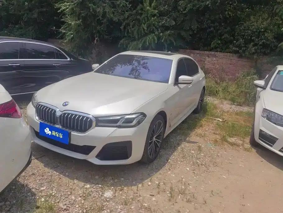 2022 BMW 5 Series 530Li Leading Edition M Sport Package — миниатюра 1