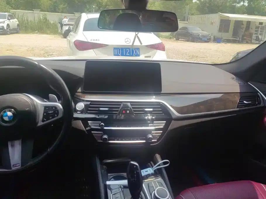 2022 BMW 5 Series 530Li Leading Edition M Sport Package — миниатюра 13